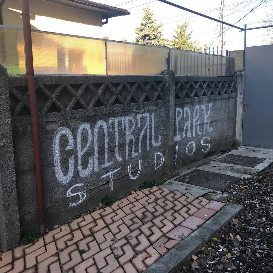 Central Park Studios Bucharest Exterior photo